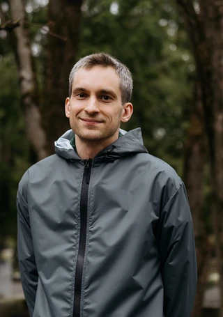 Антон Секисов